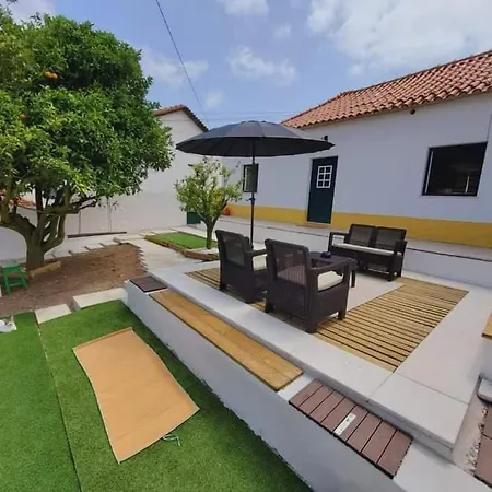 Casa Da Laranjeira Holiday home *